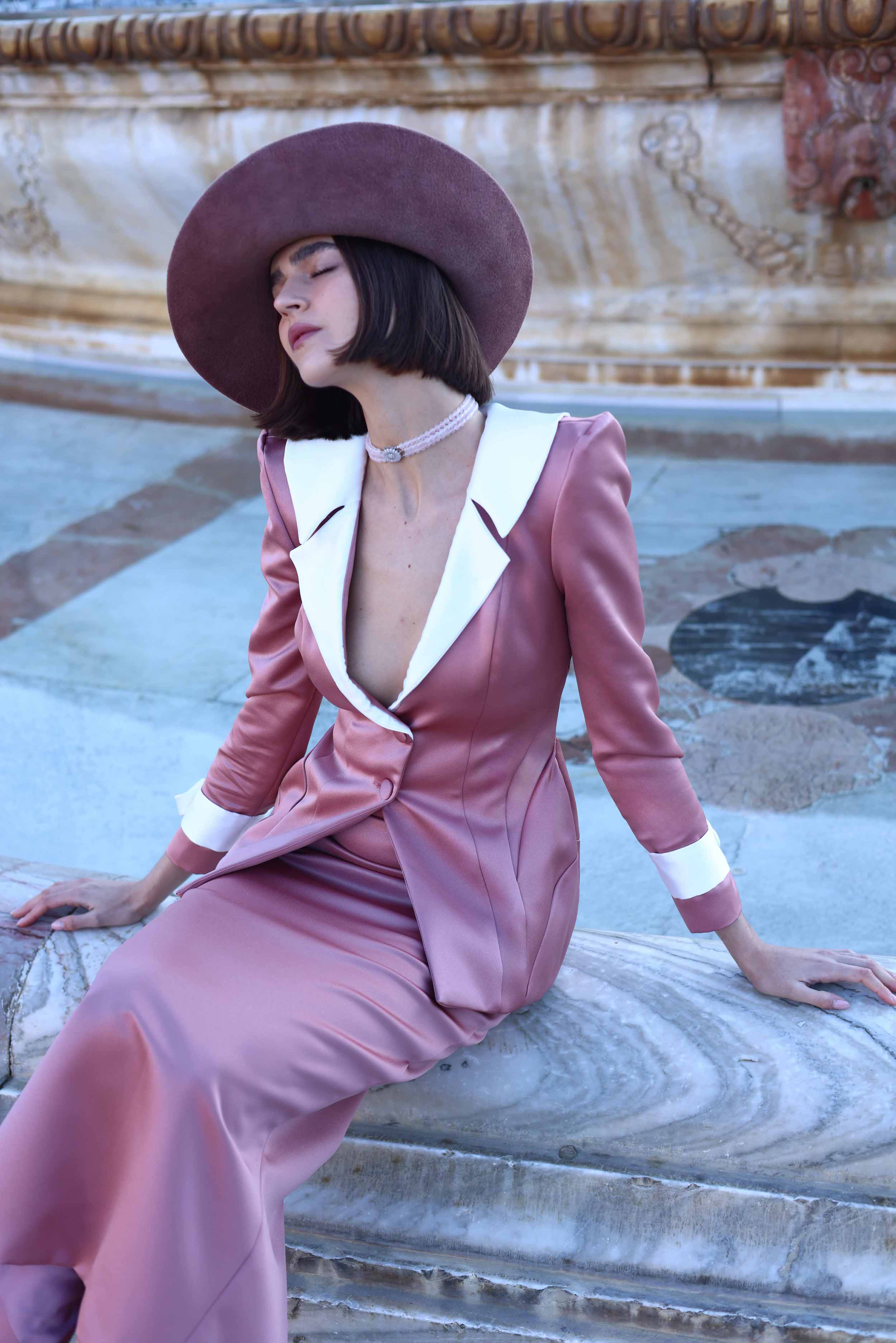 TRAJE BLUSH