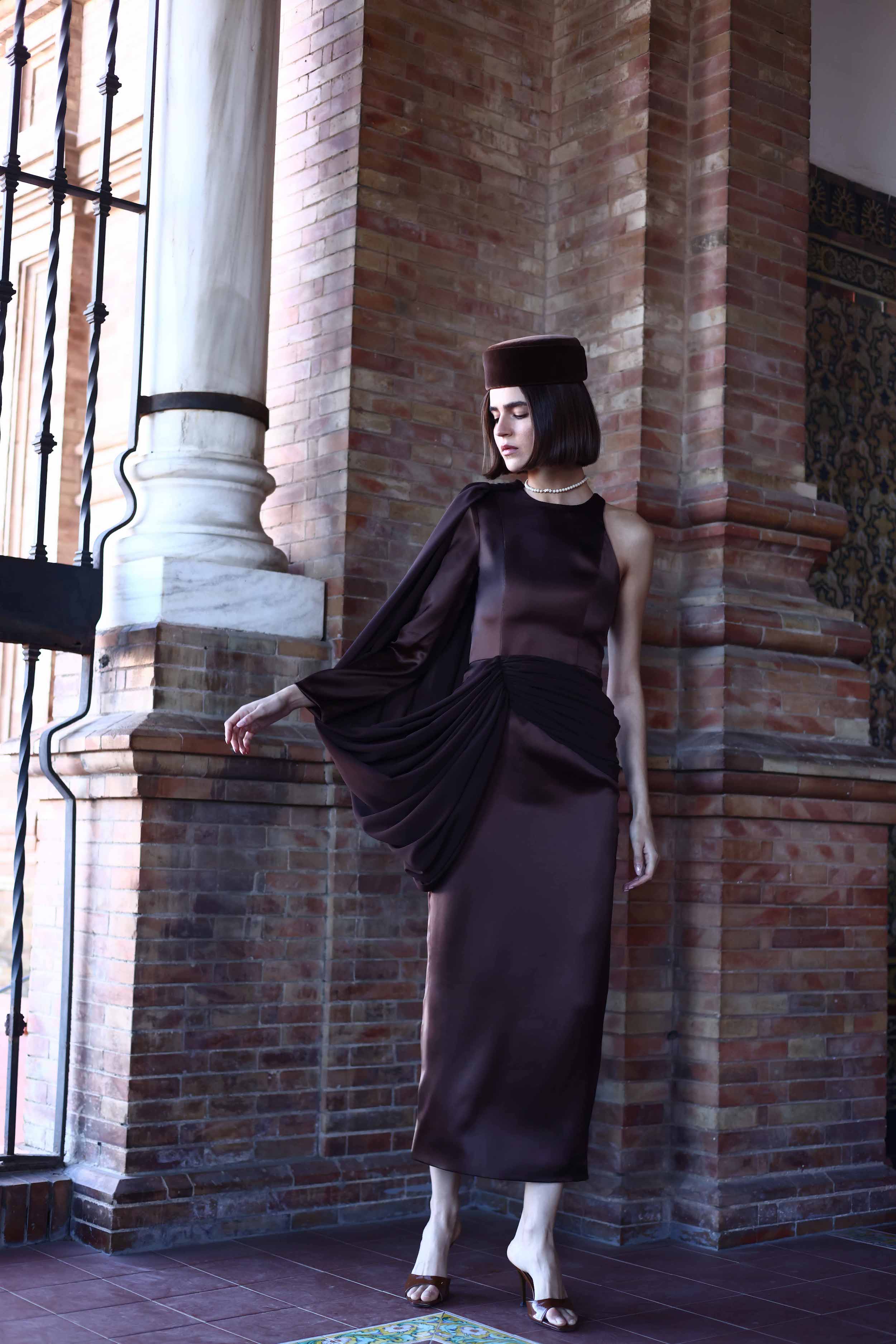 VESTIDO ASYM BROWN