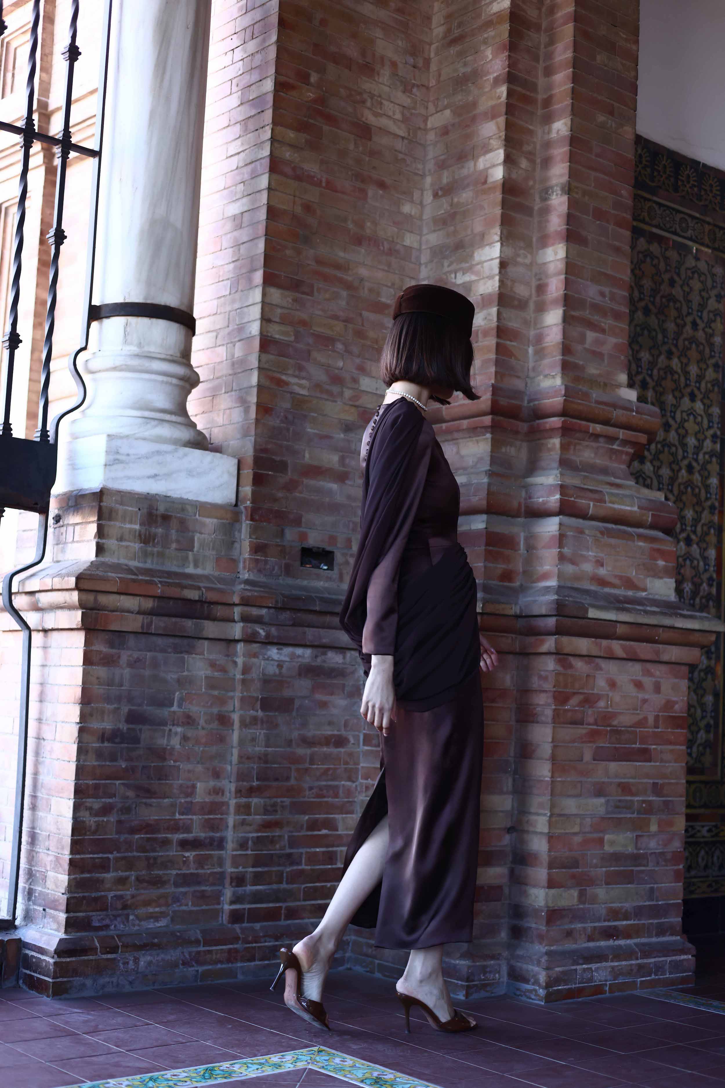 VESTIDO ASYM BROWN